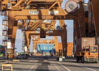 El Puerto de Santa Cruz carga más contenedores pero pierde tráfico geopolítico clave