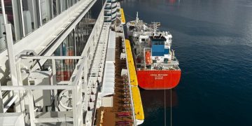 El ‘Efecto Canarias’: ¿por qué las navieras prefieren pagar el ETS antes que arriesgarse en África?