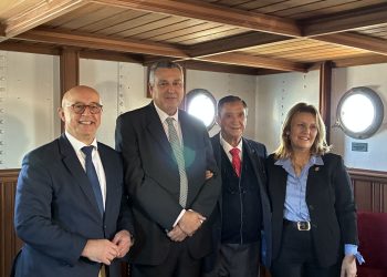 El despertar del vapor de los sueños: El Correíllo La Palma vuelve a sentir el pulso del mar en Canarias