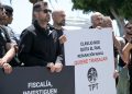 La salida del Petrojarl I de Granadilla a Las Palmas desata una revuelta laboral en Tenerife