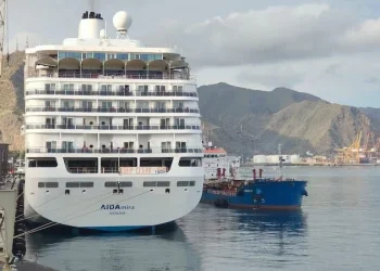 Alerta en los puertos de Canarias y África: VLSFO se dispara por bloqueo en Ormuz y suministro
