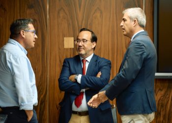Bunkering: Capitanía desmonta las quejas del puerto de Las Palmas y ratifica el veto a la gabarra sin doble hélice