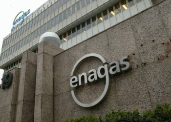 Enagás, Sabadell y el ICO reestructuran el negocio de los buques en Tenerife