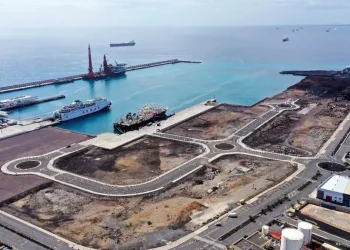 IDAE adjudica 30 millones al puerto de Las Palmas para la locura de eólica off shore, Granadilla se libra del marrón