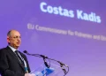 Un comisario europeo de Chipre decide sobre el negocio financiero de la pesca de Canarias Maruitania