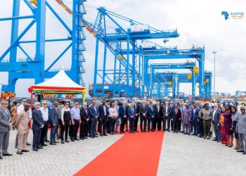 China coloca seis buques en rotación directos a puertos de África occidental