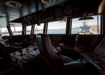 Defensa licita el mantenimiento de la flota de combate en Las Palmas